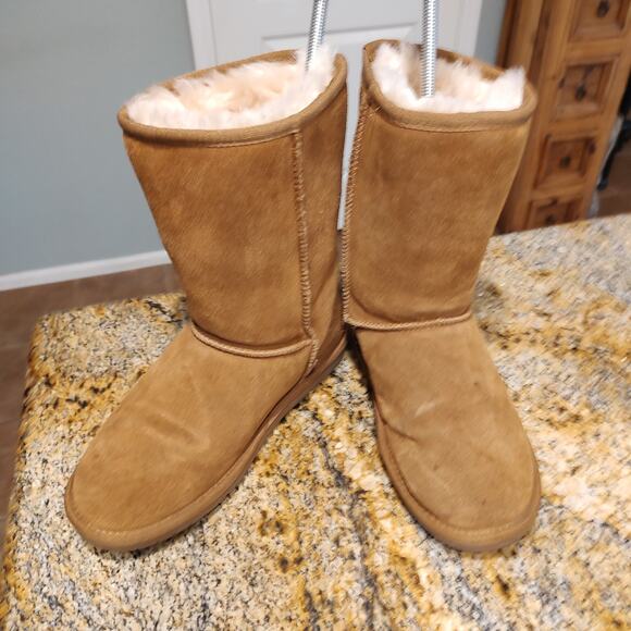 Minnetonka Women's Boots 9M Brown Suede Sheepskin Lining ID 80061 - Picture 2 of 16